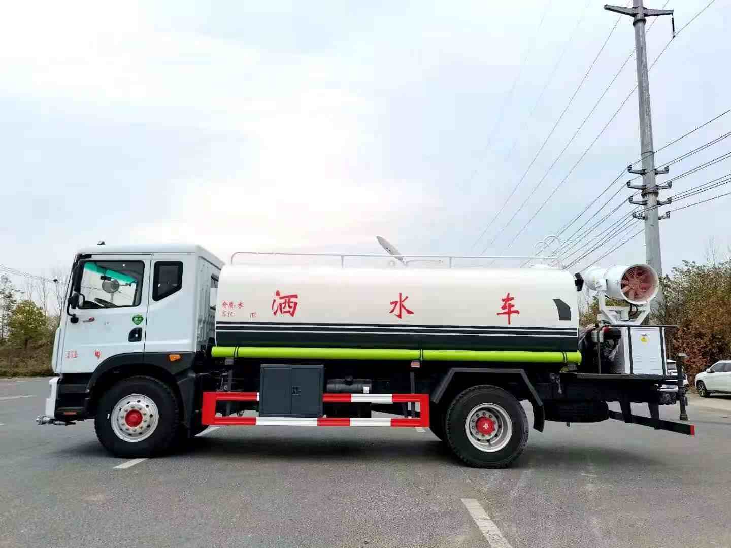 東風(fēng)全系灑水車的配置詳情和參考價格