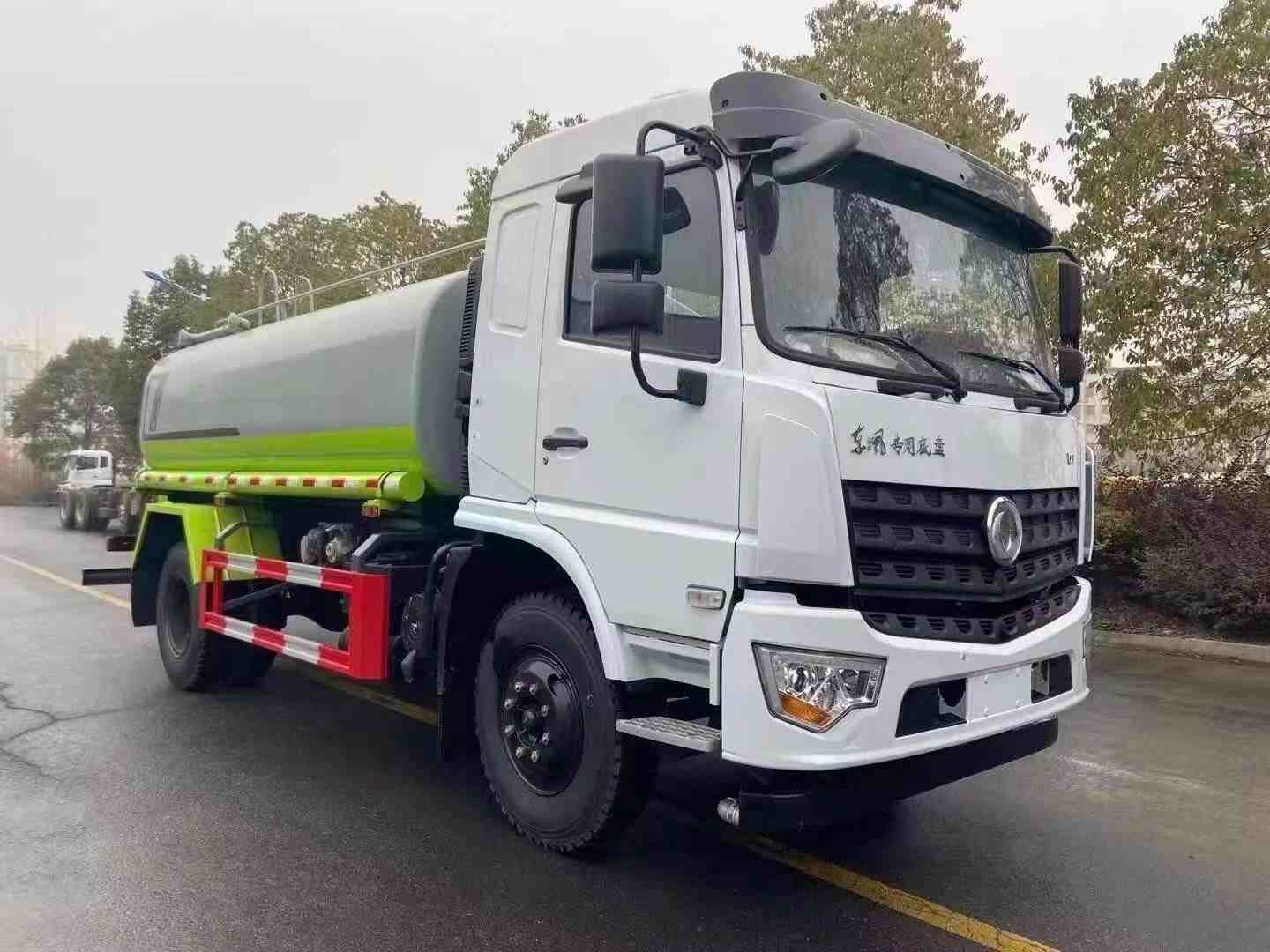 東風(fēng)全系灑水車的配置詳情和參考價格