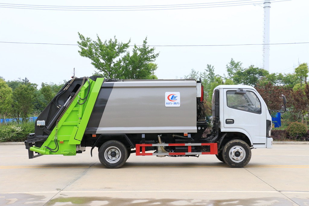 С���𿨉��s����܇